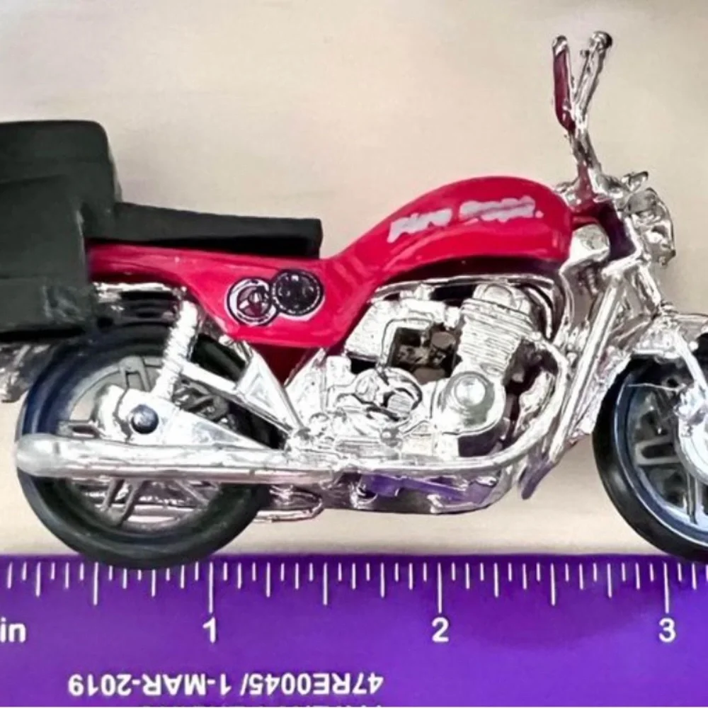 TOYS Motorcycle Models   Collect, Display or Play With Includes 7 Cycles